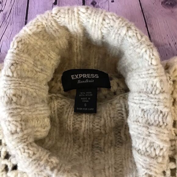 VINTAGE EXPRESS HANDKNIT Cream Gray Crochet Wool Boho Cottage Sweater Size S - Picture 6 of 8